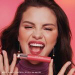 Soft Pinch Tinted Lip Oil Stain - RARE BEAUTY - Imagen 4