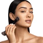 F4 Dual-Ended Foundation and Face Brush - MAKEUP BY MARIO - Imagen 3