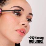 BADgal Bounce Volumizing Mascara - BENEFIT - Imagen 3